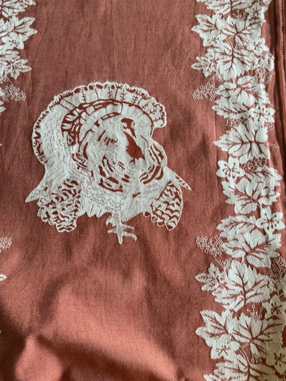 Williams Sonoma Cornucopia Jacquard Table Runner Turkey Autumn Leaves Pattern